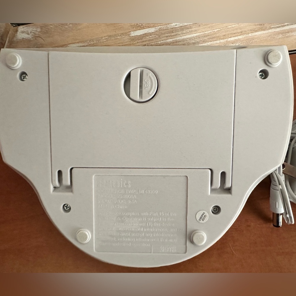 🪷Homedics Silver and White Portable Radio with Sleek Design - Picture 7 of 7